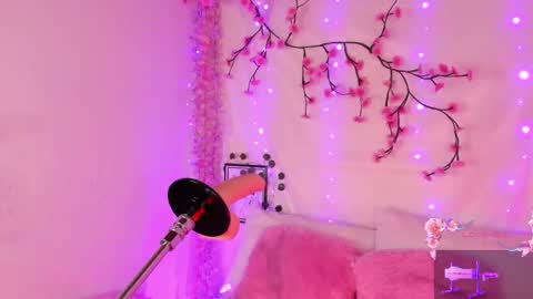 Hello guys my name is Sofi and Lizzie and  Vanessa online show from 10/30/25, 12:01