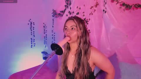 Hello guys my name is Sofi and Lizzie and  Vanessa online show from 11/09/25, 11:25