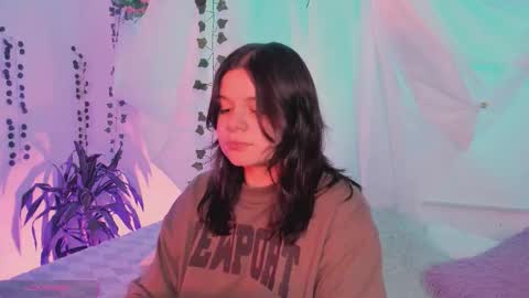 Hello guys my name is Sofi and Lizzie and  Vanessa online show from 12/23/25, 04:10