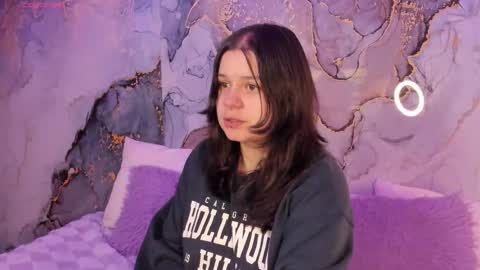 Hello guys my name is Sofi and Lizzie and  Vanessa online show from 02/06/26, 03:33