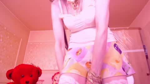 Cerise online show from 02/18/25, 08:05