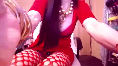 Snapshot of cerisedodd chatting on 01/19/26, 12:58 Cerise online show from 01/19/26, 12:58