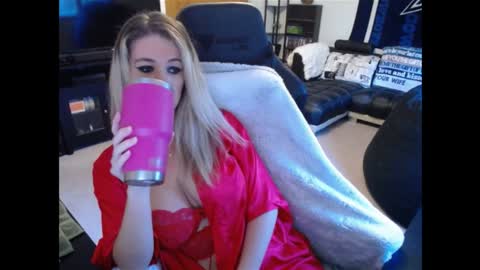 Snapshot of cessprinn chatting on 12/13/24, 01:12 Marie online show from 12/13/24, 01:12