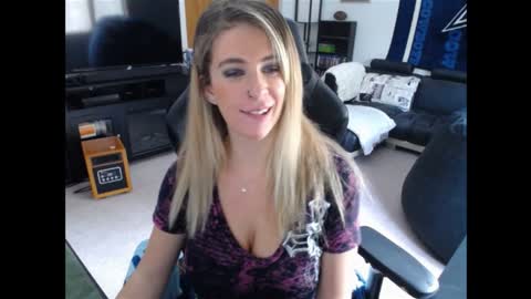 Snapshot of cessprinn chatting on 12/27/24, 06:10 Marie online show from 12/27/24, 06:10