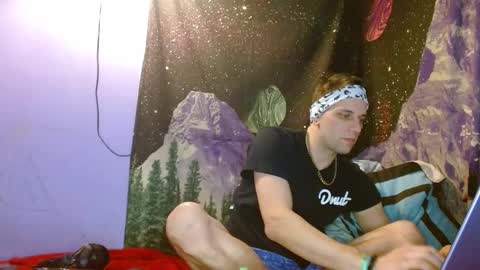 Snapshot of cguffey2284 chatting on 01/03/25, 02:21 cguffey2284 online show from 01/03/25, 02:21