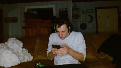 Snapshot of cguffey2284 chatting on 01/04/25, 02:25 cguffey2284 online show from 01/04/25, 02:25