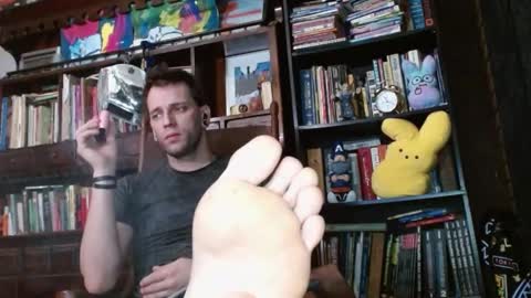 Snapshot of cguffey2284 chatting on 02/17/25, 04:20 cguffey2284 online show from 02/17/25, 04:20