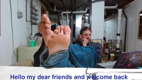 Snapshot of cguffey2284 chatting on 12/13/25, 11:32 cguffey2284 online show from 12/13/25, 11:32