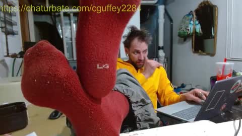 Snapshot of cguffey2284 chatting on 12/18/25, 04:29 cguffey2284 online show from 12/18/25, 04:29