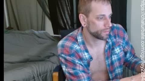 Snapshot of cguffey2284 chatting on 02/01/26, 01:09 cguffey2284 online show from 02/01/26, 01:09