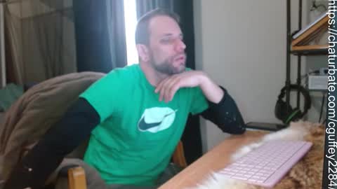 Snapshot of cguffey2284 chatting on 02/05/26, 05:17 cguffey2284 online show from 02/05/26, 05:17