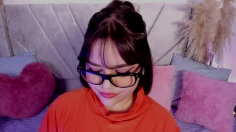 Snapshot of chaarlotte_1 chatting on 06/05/26, 05:40 charlotte online show from 06/05/26, 05:40