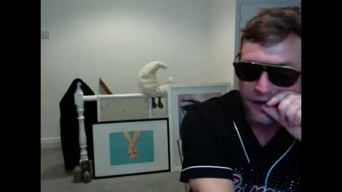 Snapshot of chacar123 chatting on 04/08/26, 10:43 2Play and play2 online show from 04/08/26, 10:43