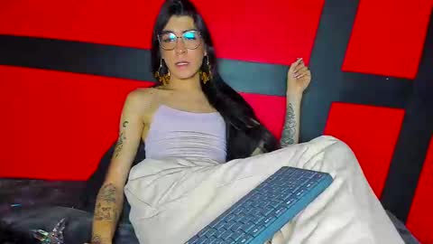 Snapshot of chaminelan chatting on 01/20/25, 06:53 chaminelan online show from 01/20/25, 06:53