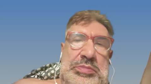 Snapshot of champsex305610 chatting on 02/14/25, 07:33 champsex305610 online show from 02/14/25, 07:33