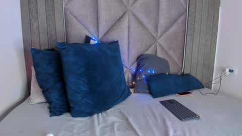 Snapshot of chaneladamss_ chatting on 02/04/25, 11:59 C H A N E L online show from 02/04/25, 11:59