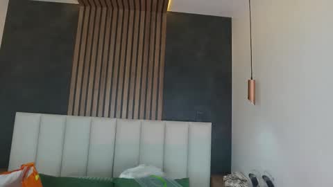 Snapshot of chaneladamss_ chatting on 01/09/26, 08:43 C H A N E L online show from 01/09/26, 08:43