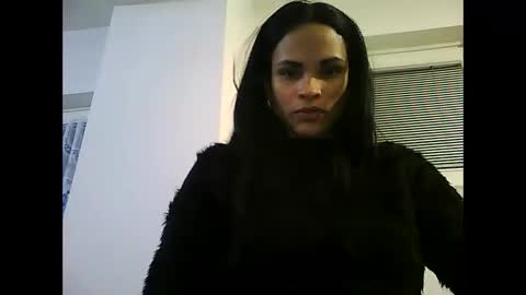 Laura online show from 02/06/25, 05:09