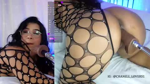 Snapshot of chanell_lovers chatting on 09/18/25, 02:02 CHANELL online show from 09/18/25, 02:02