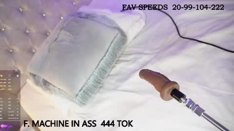 Snapshot of chanell_lovers chatting on 12/05/25, 01:25 CHANELL online show from 12/05/25, 01:25