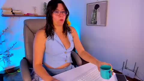 Snapshot of chanell_taylor_ chatting on 07/20/26, 12:40 chanell online show from 07/20/26, 12:40