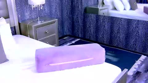 Snapshot of chanelledy1 chatting on 10/31/25, 04:13 chanelledy1 online show from 10/31/25, 04:13