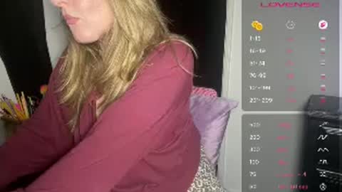 Snapshot of chanelmaxxx chatting on 06/24/26, 08:02 ChanelMaxxx online show from 06/24/26, 08:02