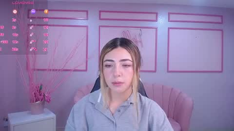 channel_blonde_a online show from 12/18/24, 05:00