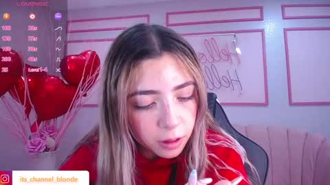 channel_blonde_a online show from 02/06/25, 10:43