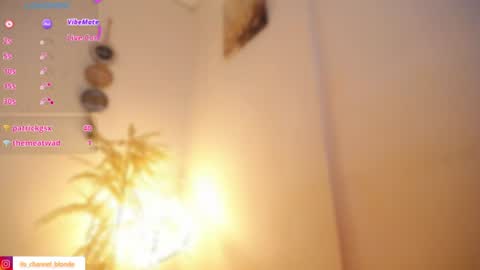 Snapshot of channel_blonde_a chatting on 06/10/26, 10:41 channel_blonde_a online show from 06/10/26, 10:41