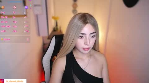 Snapshot of channel_blonde_a chatting on 06/11/26, 02:53 channel_blonde_a online show from 06/11/26, 02:53