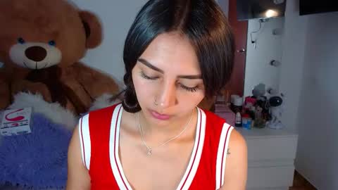 Isabella online show from 01/21/25, 12:07