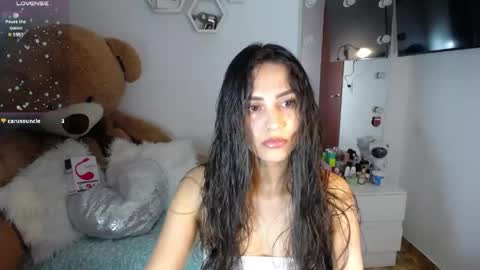 Isabella online show from 04/23/26, 08:24