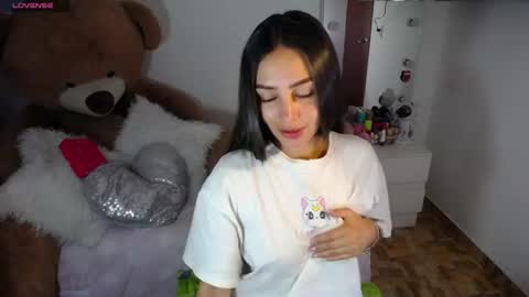 Isabella online show from 07/22/26, 12:08