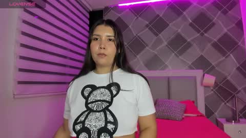 Snapshot of channeyprincess chatting on 01/27/25, 01:19 Channey online show from 01/27/25, 01:19