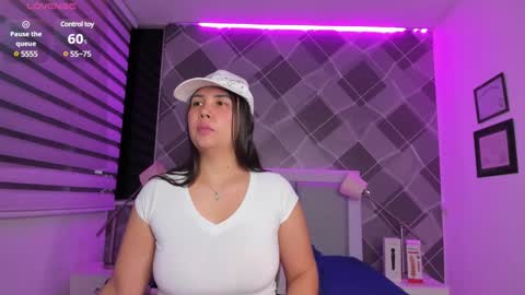 Snapshot of channeyprincess chatting on 02/02/25, 11:51 Channey online show from 02/02/25, 11:51