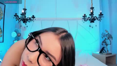 Snapshot of channeyprincess chatting on 11/17/25, 03:01 Channey online show from 11/17/25, 03:01