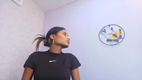 Raquel  online show from 10/29/25, 12:07