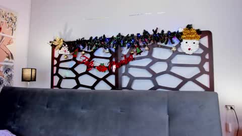 Snapshot of chantall_smith chatting on 12/13/24, 02:16   online show from 12/13/24, 02:16