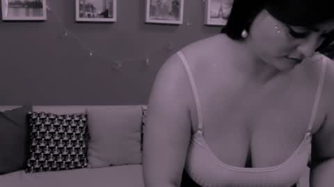 The Queen online show from 12/22/24, 03:33