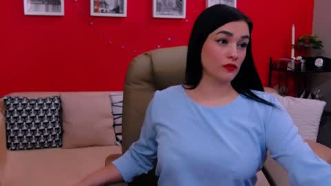 The Queen online show from 01/12/25, 01:21