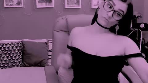 The Queen online show from 03/07/26, 03:31