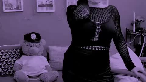 The Queen online show from 03/15/26, 03:18