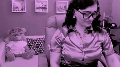 Snapshot of chantallovely chatting on 04/30/26, 06:36 The Queen online show from 04/30/26, 06:36
