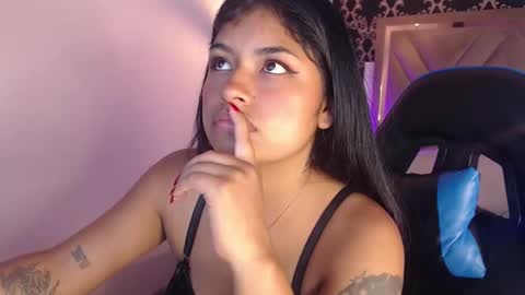 Snapshot of chantalpetit chatting on 02/21/26, 03:35 chantalpetit online show from 02/21/26, 03:35