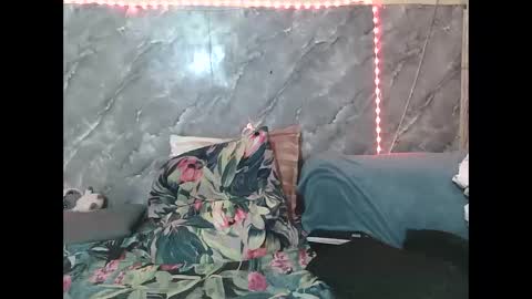 Zaria Vixen online show from 10/24/25, 09:33