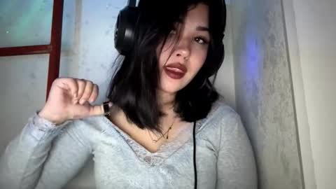 Lola online show from 12/18/25, 02:56