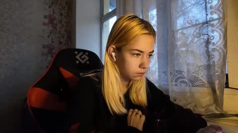 Nancy online show from 11/18/25, 07:46