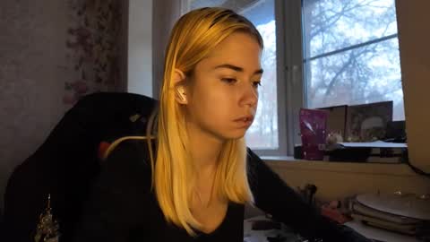 Nancy online show from 12/01/25, 07:35