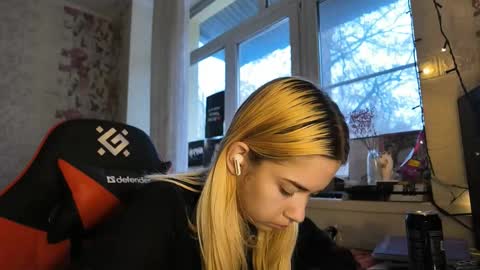 Nancy online show from 12/17/25, 07:14